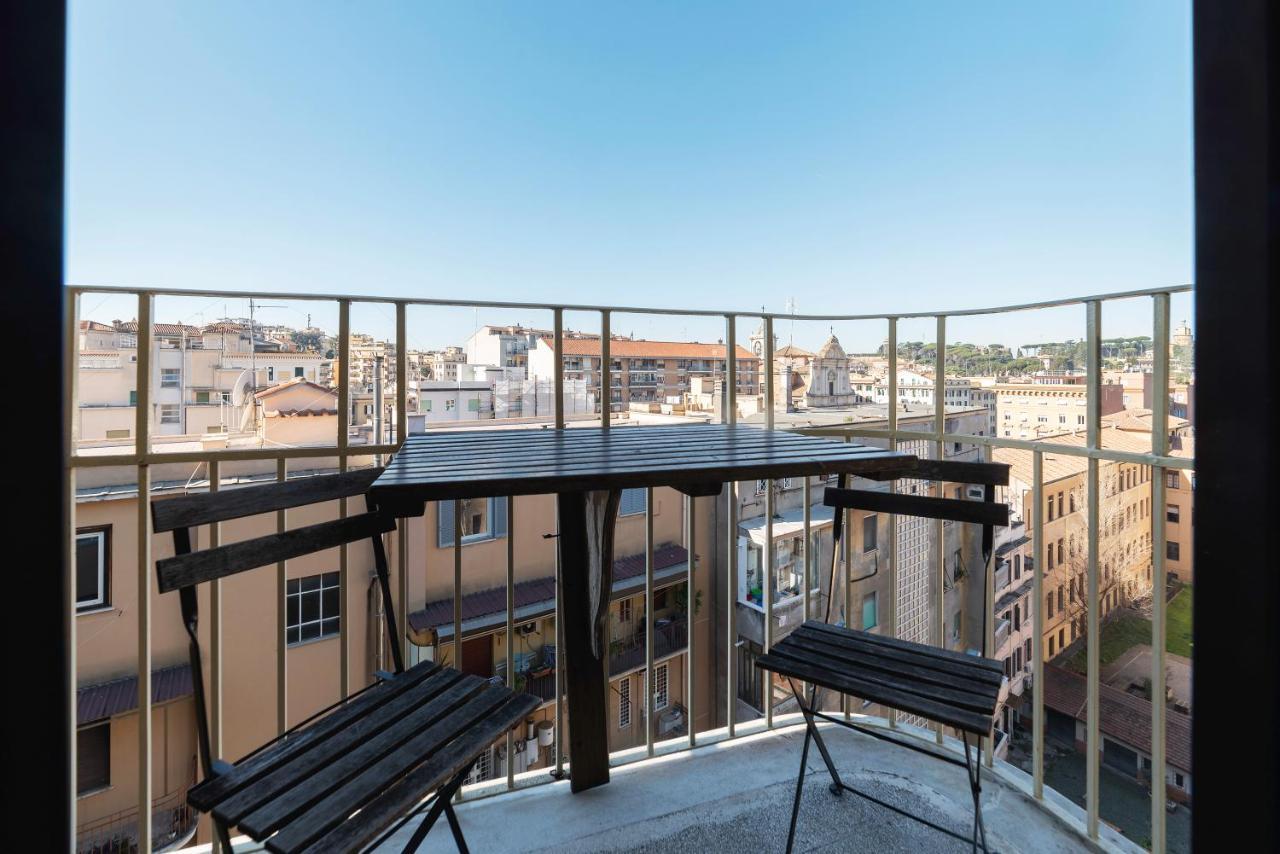 Bright Apt With Views Of San Pietro Rom Exteriör bild